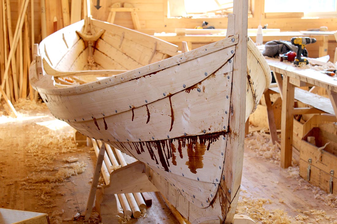 faering-klinkbygd-boat-building